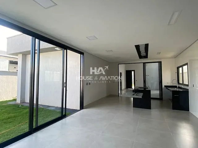 Casa com 360m² 4 quartos e 5 banheiros, à venda, no bairro Residencial Condomínio Jardim Veneza em Senador Canedo