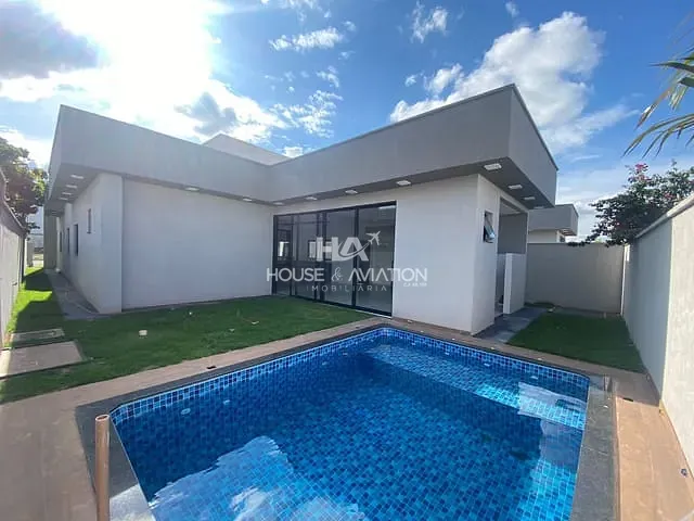 Casa com 360m² 4 quartos e 5 banheiros, à venda, no bairro Residencial Condomínio Jardim Veneza em Senador Canedo