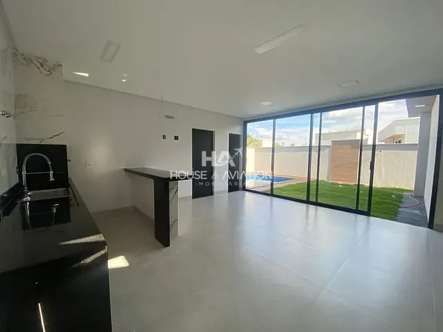 Casa com 360m² 4 quartos e 5 banheiros, à venda, no bairro Residencial Condomínio Jardim Veneza em Senador Canedo