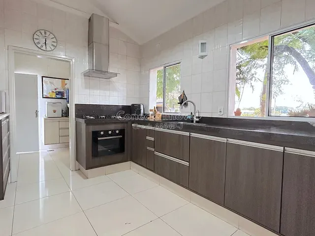 Casa com 1100m² 3 quartos e 4 banheiros, à venda, no bairro Palm Park em Holambra