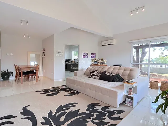 Casa com 1100m² 3 quartos e 4 banheiros, à venda, no bairro Palm Park em Holambra