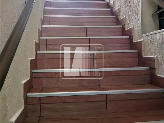 Casa com 200m² 2 quartos e 1 banheiro, à venda, no bairro Vila Aquilino em Santo André