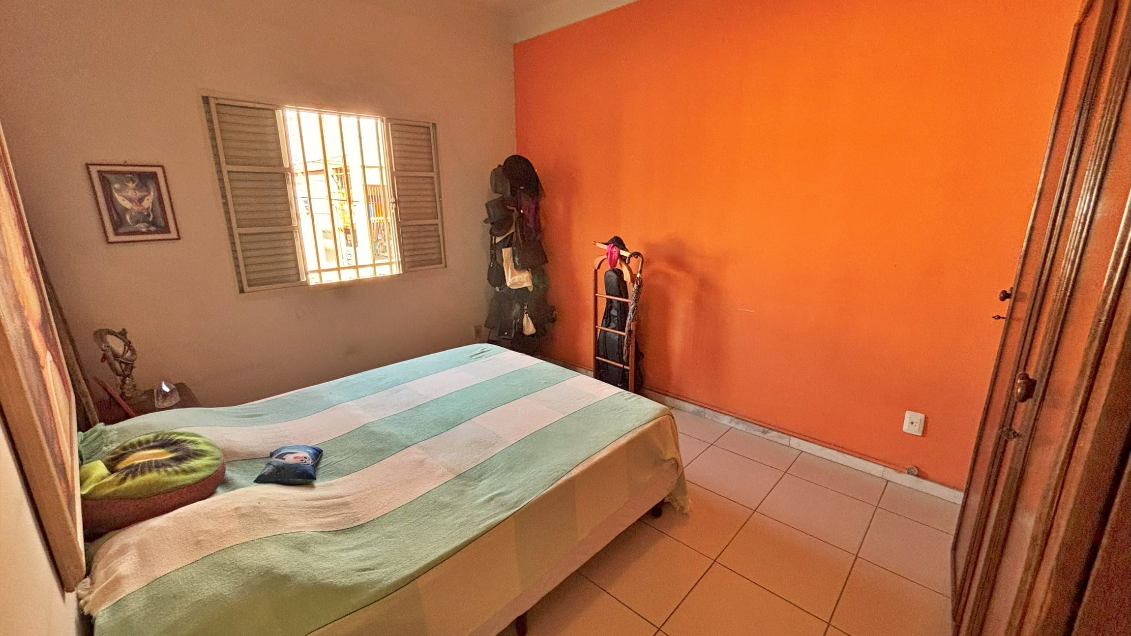 Casa à venda no bairro Padre Eustáquio, Belo Horizonte – 3 quartos, 2 vagas e 2 barracões nos fundos