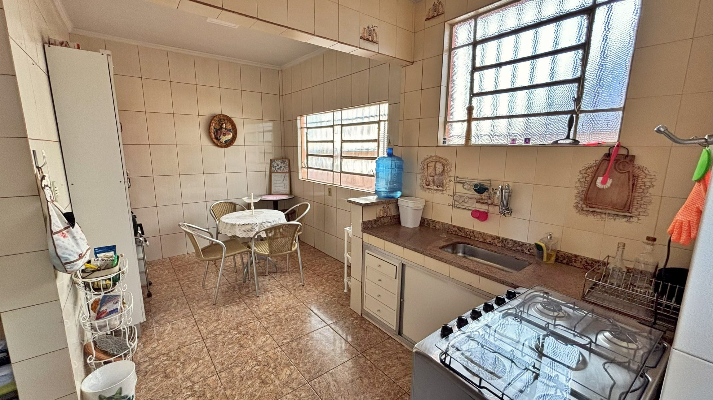 Casa à venda no bairro Padre Eustáquio, Belo Horizonte – 3 quartos, 2 vagas e 2 barracões nos fundos