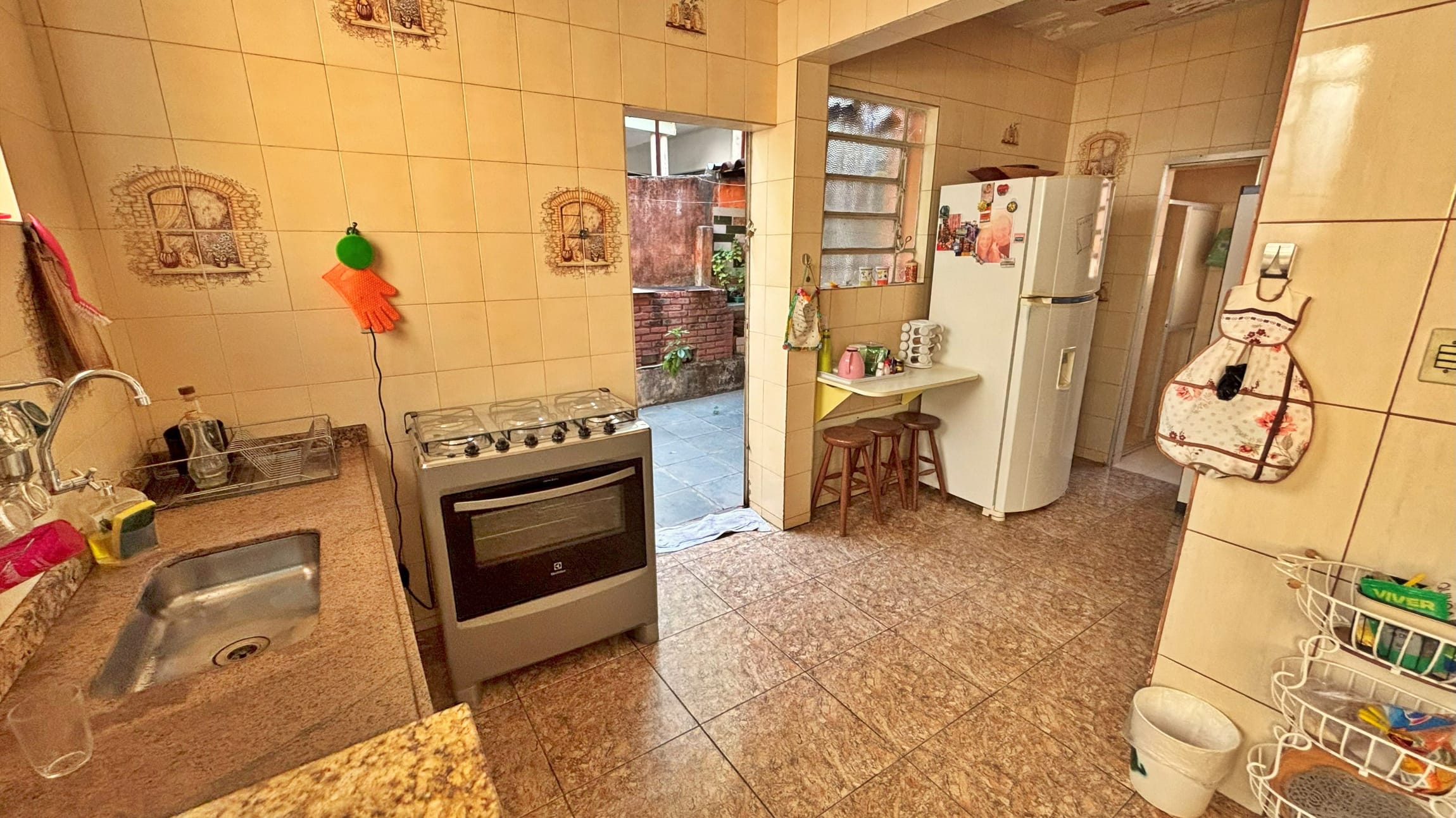 Casa à venda no bairro Padre Eustáquio, Belo Horizonte – 3 quartos, 2 vagas e 2 barracões nos fundos