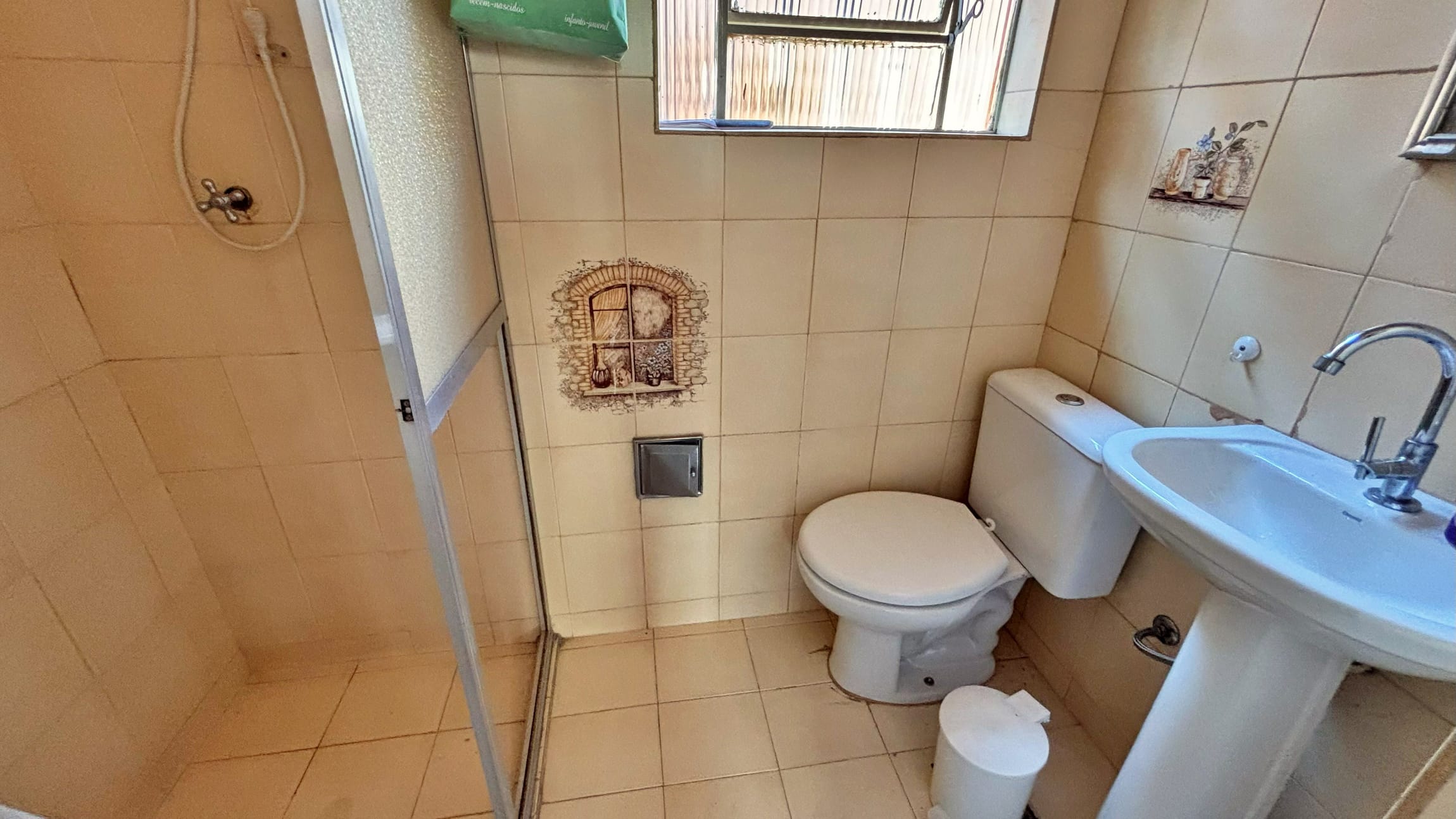 Casa à venda no bairro Padre Eustáquio, Belo Horizonte – 3 quartos, 2 vagas e 2 barracões nos fundos