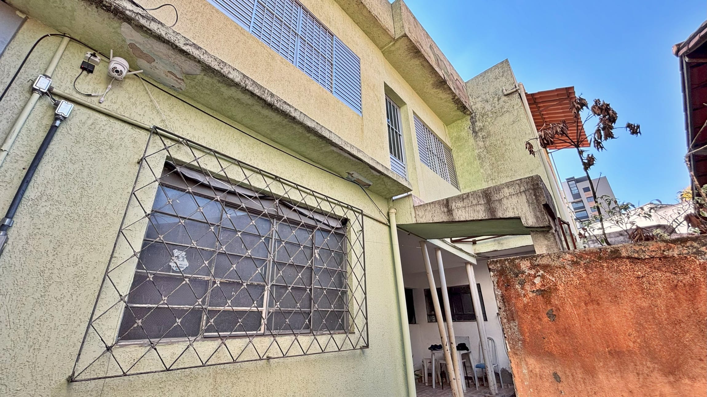 Casa à venda no bairro Padre Eustáquio, Belo Horizonte – 3 quartos, 2 vagas e 2 barracões nos fundos