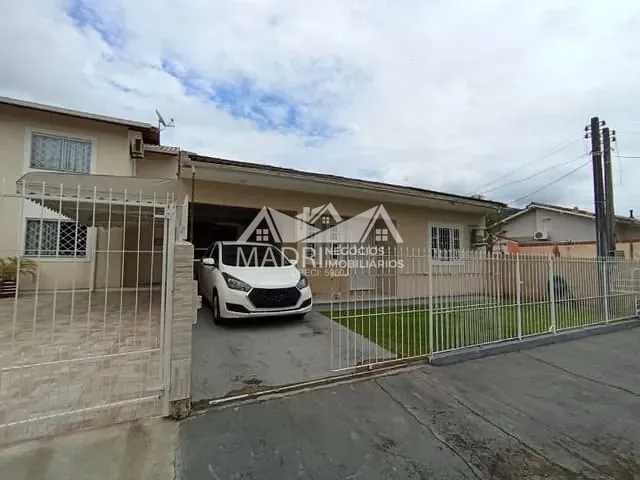 Casa com 200m² 2 quartos e 1 banheiro, à venda, no bairro Madri em Palhoça