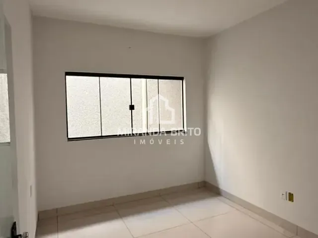 Casa 2 quartos e 2 banheiros, à venda, no bairro Jardim Miramar em Aparecida de Goiânia