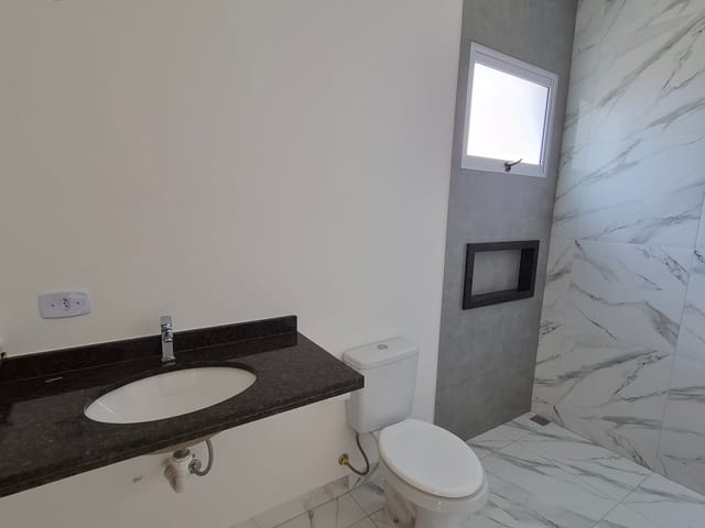 Foto do Casa - LOCAÇÃO AV. PARQUE TAUÁ (EXTERNO) Casa Com uma área total de 130 m² e uma área útil de 80 m² - Londrina, PR | Imobiliária Natal LTDA