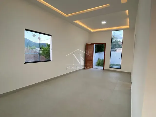 Casa com 360m² 3 quartos e 2 banheiros, à venda, no bairro Jacaroá em Maricá