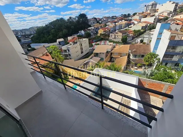 Casa 3 quartos e 4 banheiros, à venda, no bairro Village Santa Helena em Volta Redonda
