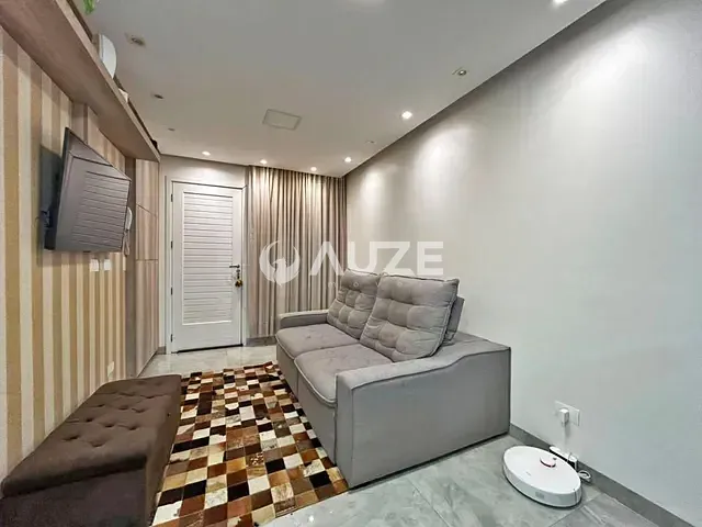 Casa com 90m² 2 quartos e 1 banheiro, à venda, no bairro Guaraituba em Colombo