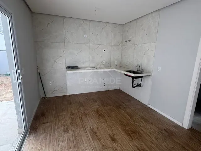 Casa 3 quartos e 2 banheiros, à venda, no bairro Parque San Carlo em Poços de Caldas