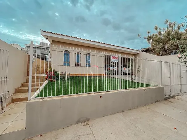 Casa com 360m² 3 quartos e 2 banheiros, à venda, no bairro Dom Ático em Londrina