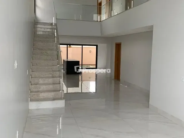 Casa com 360m² 4 quartos e 5 banheiros, à venda, no bairro Jardim Cristal em Aparecida de Goiânia