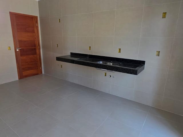 Casa 3 quartos e 1 banheiro, à venda, no bairro Recreio em Rio das Ostras