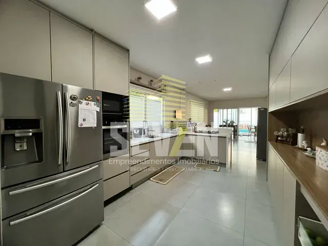 Casa com 476m² 5 quartos e 6 banheiros, à venda, no bairro Vila São João da Boa Vista em Bauru