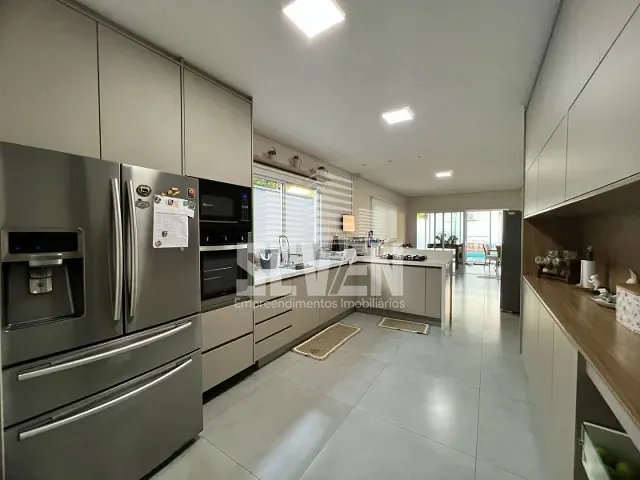 Casa com 476m² 5 quartos e 6 banheiros, à venda, no bairro Vila São João da Boa Vista em Bauru