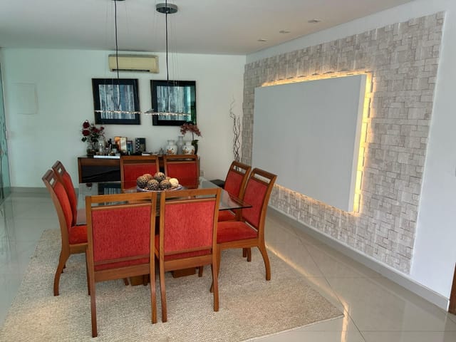 Casa com 1327m² 4 quartos e 4 banheiros, à venda, no bairro Lagoa em Macaé