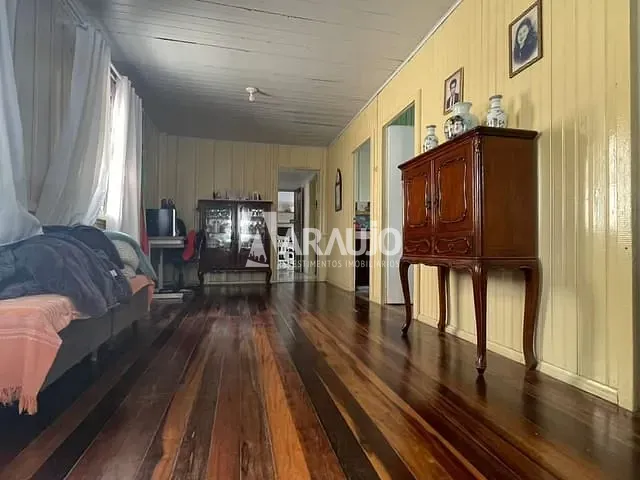 Casa com 798m² 4 quartos e 1 banheiro, à venda, no bairro Centro em Itajaí