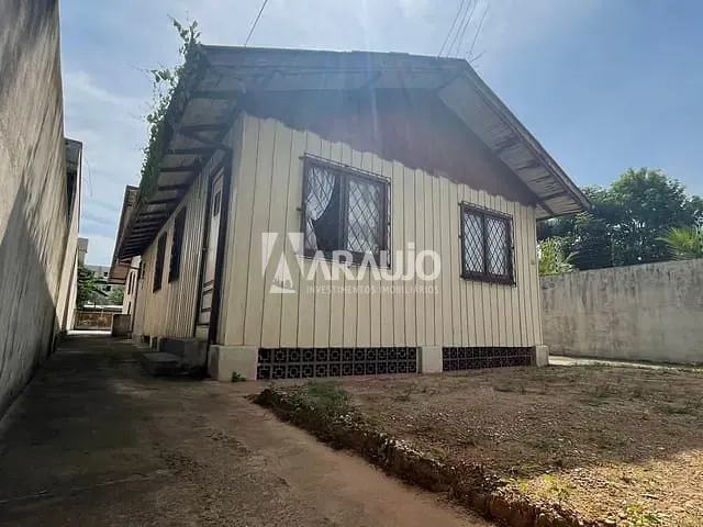 Casa com 798m² 4 quartos e 1 banheiro, à venda, no bairro Centro em Itajaí