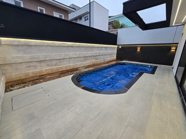 Casa com 250m² 3 quartos e 5 banheiros, à venda, no bairro Mogi Moderno em Mogi das Cruzes