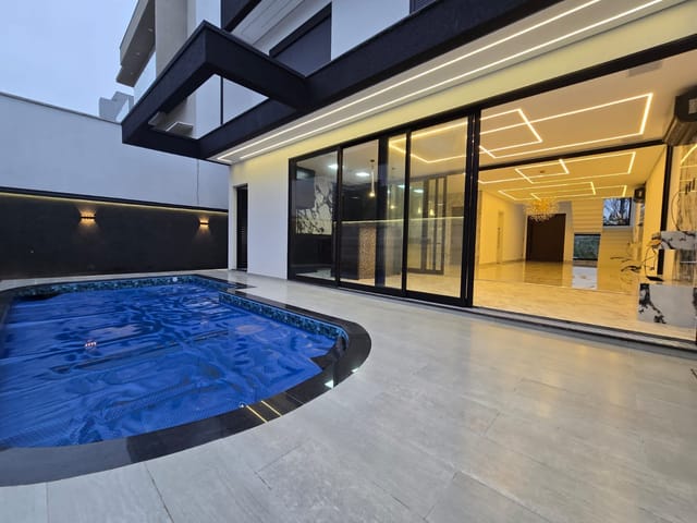 Casa com 250m² 3 quartos e 5 banheiros, à venda, no bairro Mogi Moderno em Mogi das Cruzes