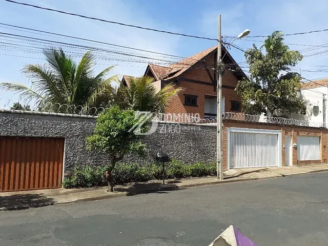 Casa com 816m² 4 quartos e 6 banheiros, à venda, no bairro Santa Maria em Uberaba