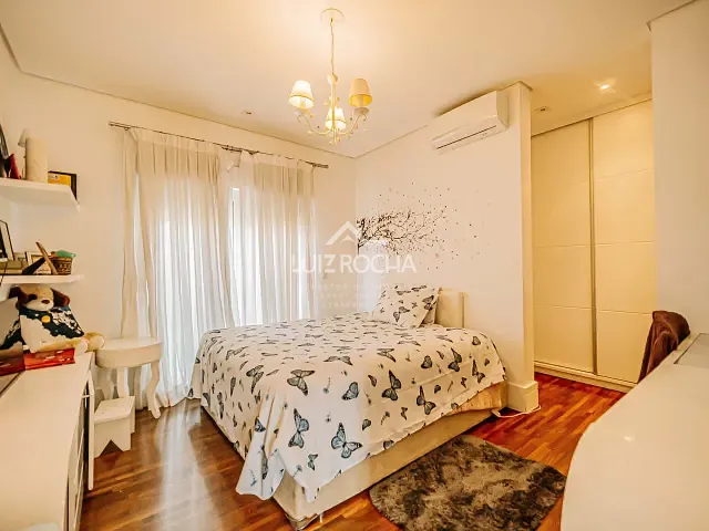 Casa com 1250m² 4 quartos e 6 banheiros, à venda, no bairro Palos Verdes em Cotia