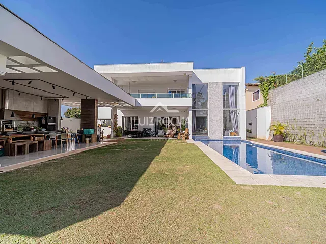 Casa com 1250m² 4 quartos e 6 banheiros, à venda, no bairro Palos Verdes em Cotia