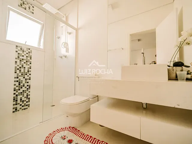 Casa com 1250m² 4 quartos e 6 banheiros, à venda, no bairro Palos Verdes em Cotia