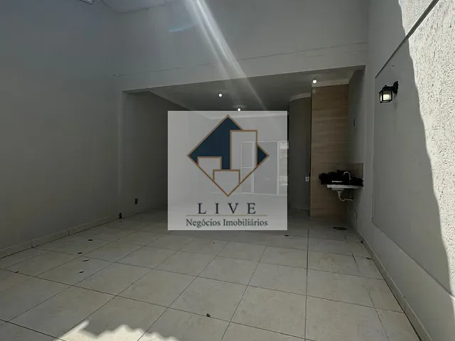 Casa 3 quartos e 2 banheiros, à venda, no bairro Vila Mollon IV em Santa Bárbara D'Oeste