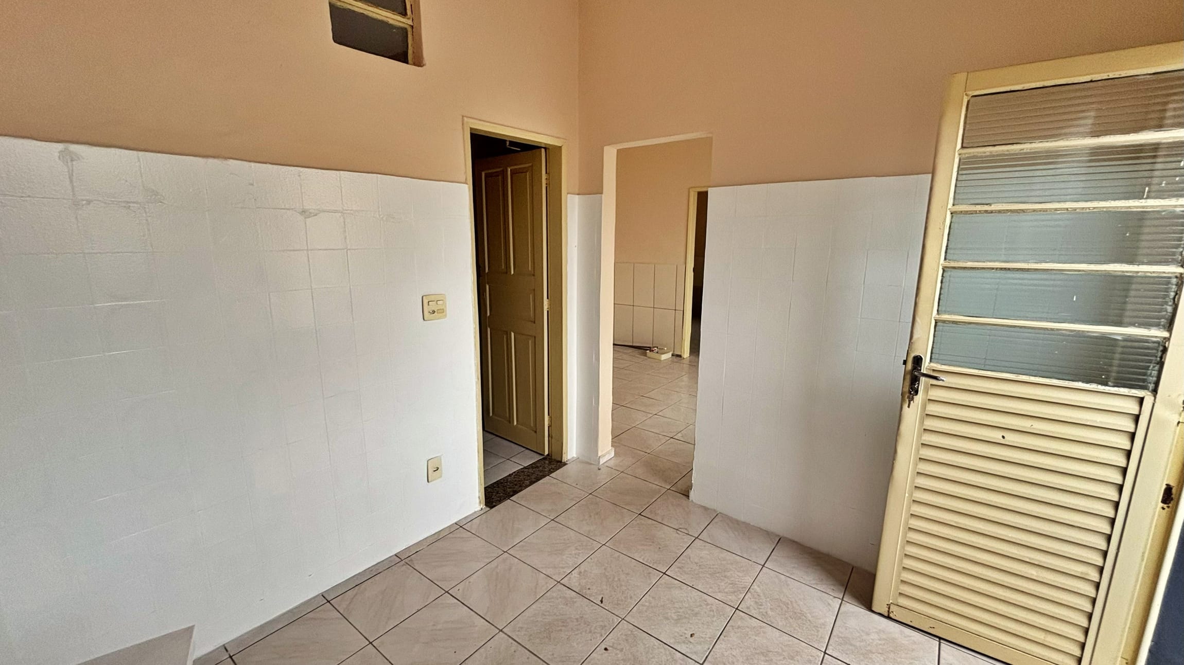 Casa à venda no bairro Caiçara, Belo Horizonte – 3 quartos, 4 vagas e piscina