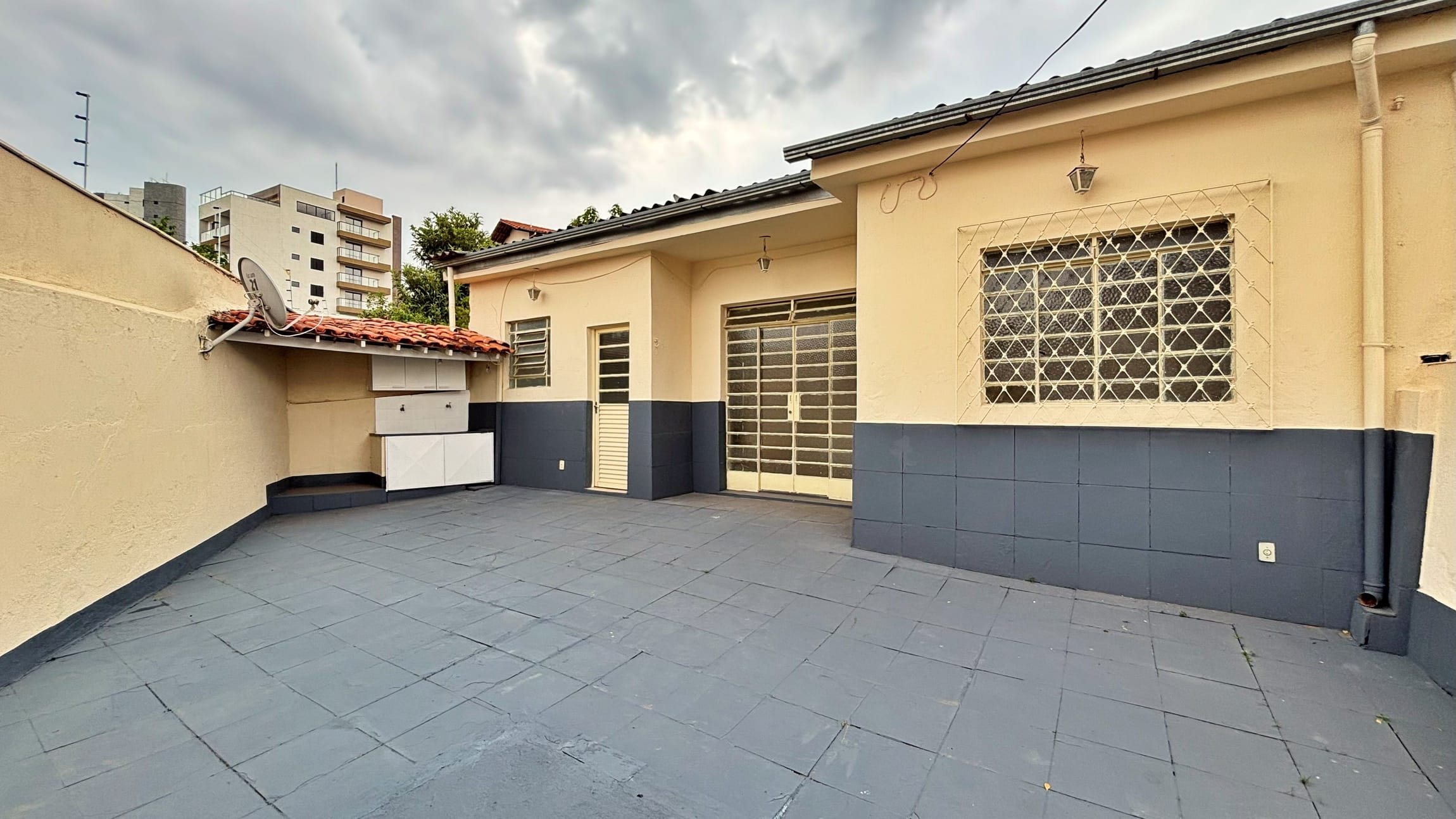Casa à venda no bairro Caiçara, Belo Horizonte – 3 quartos, 4 vagas e piscina