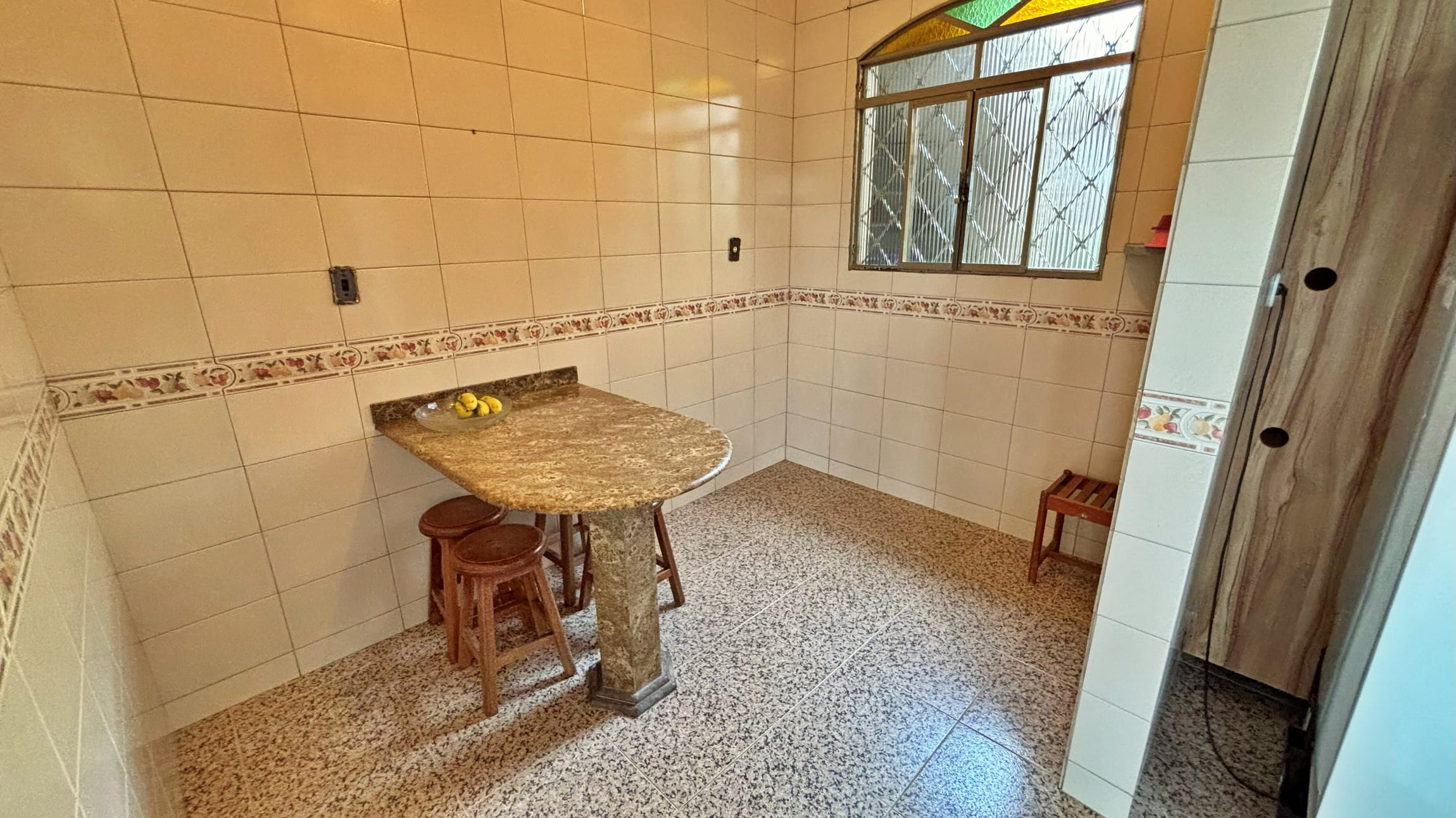 Casa à venda no bairro Caiçara, Belo Horizonte – 3 quartos, 4 vagas e piscina