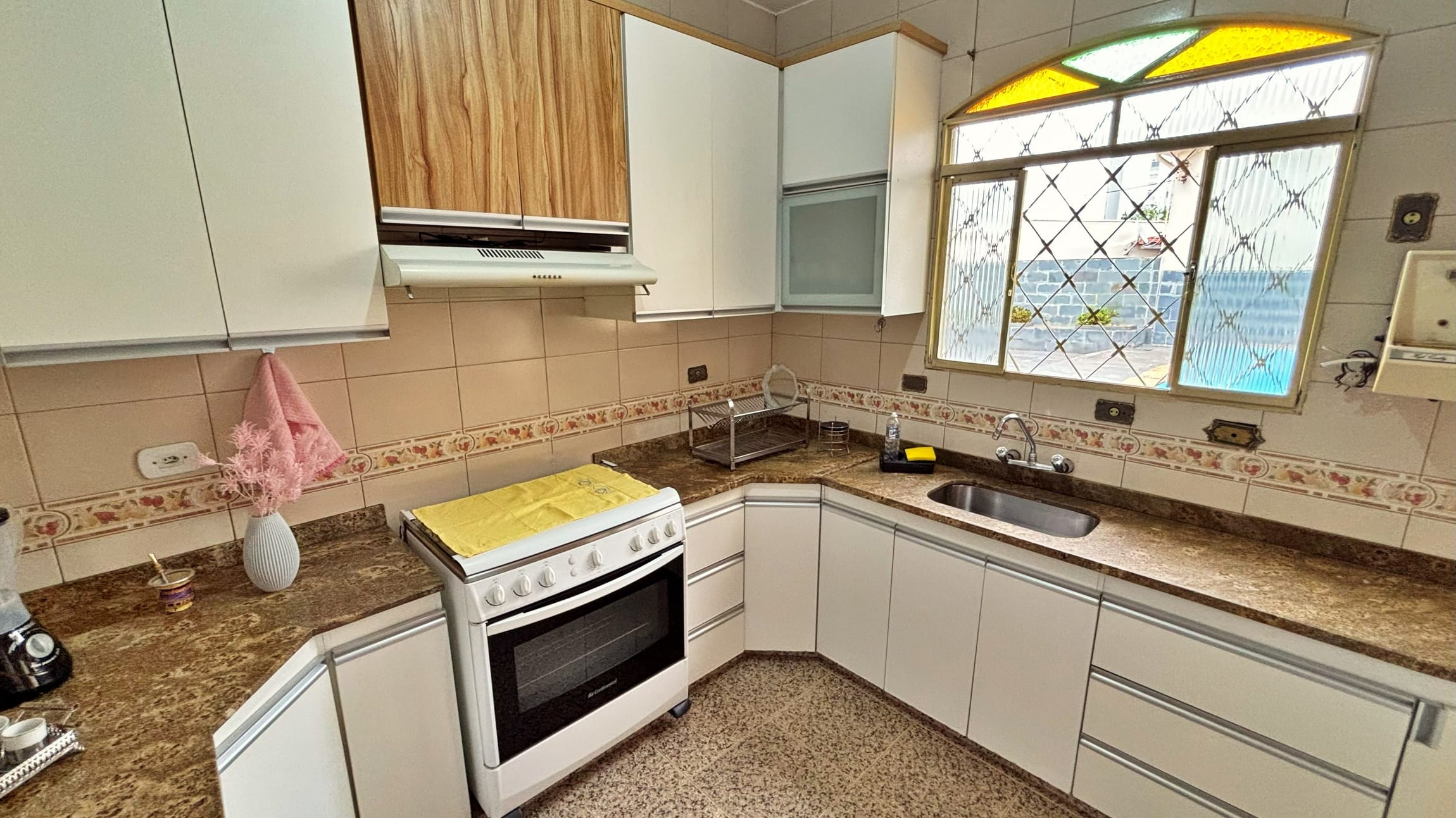 Casa à venda no bairro Caiçara, Belo Horizonte – 3 quartos, 4 vagas e piscina