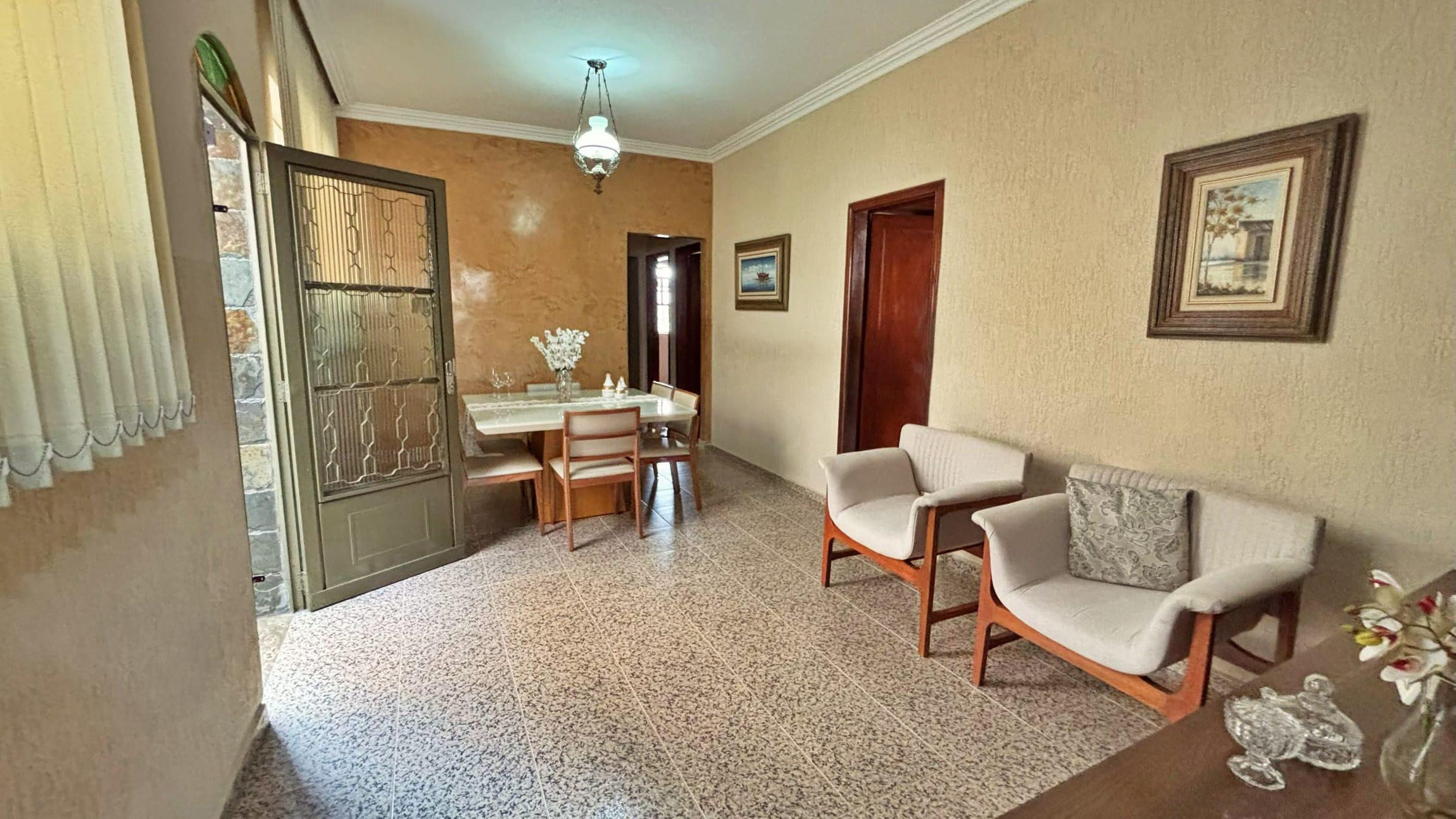 Casa à venda no bairro Caiçara, Belo Horizonte – 3 quartos, 4 vagas e piscina