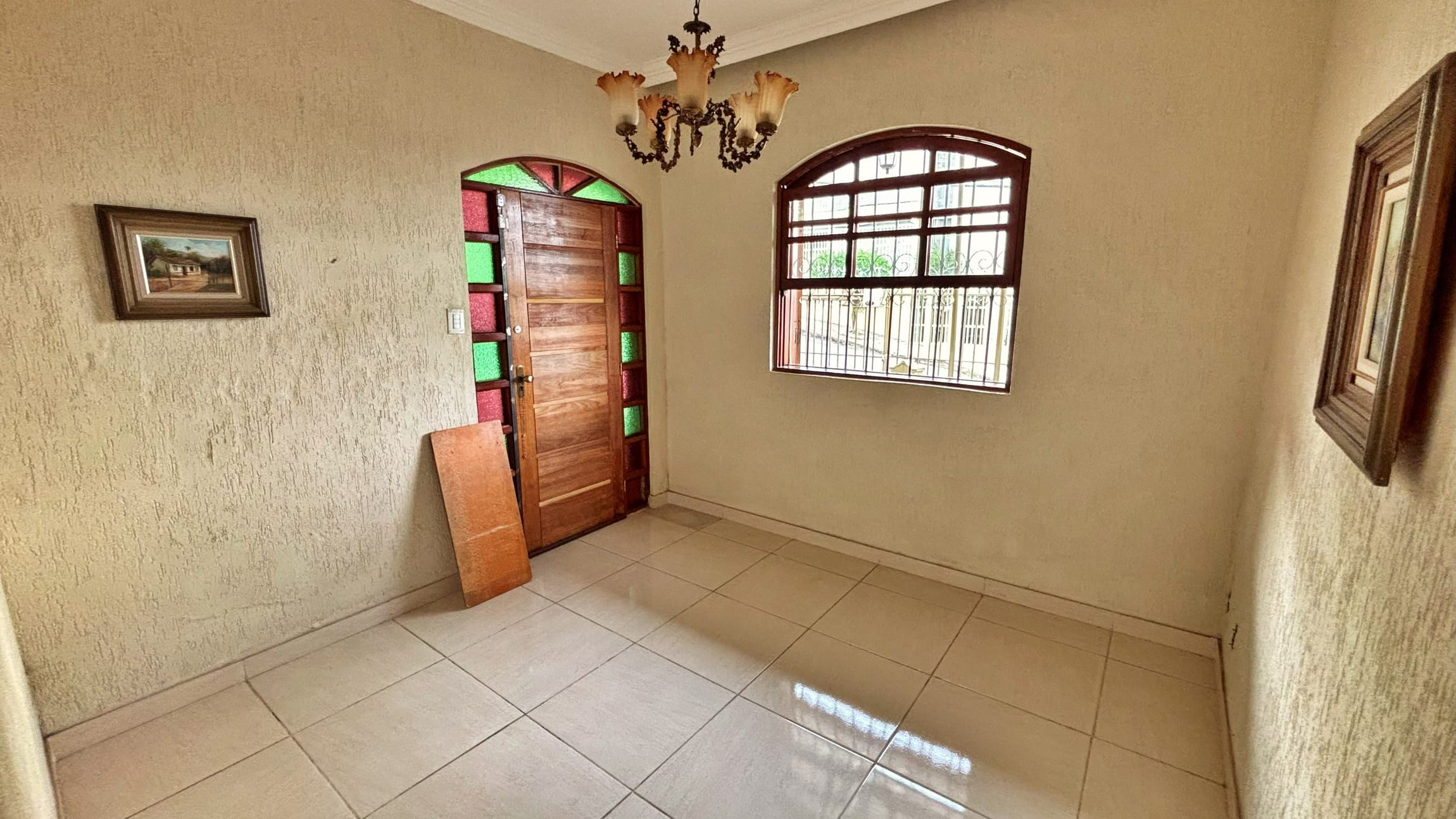 Casa à venda no bairro Caiçara, Belo Horizonte – 3 quartos, 4 vagas e piscina