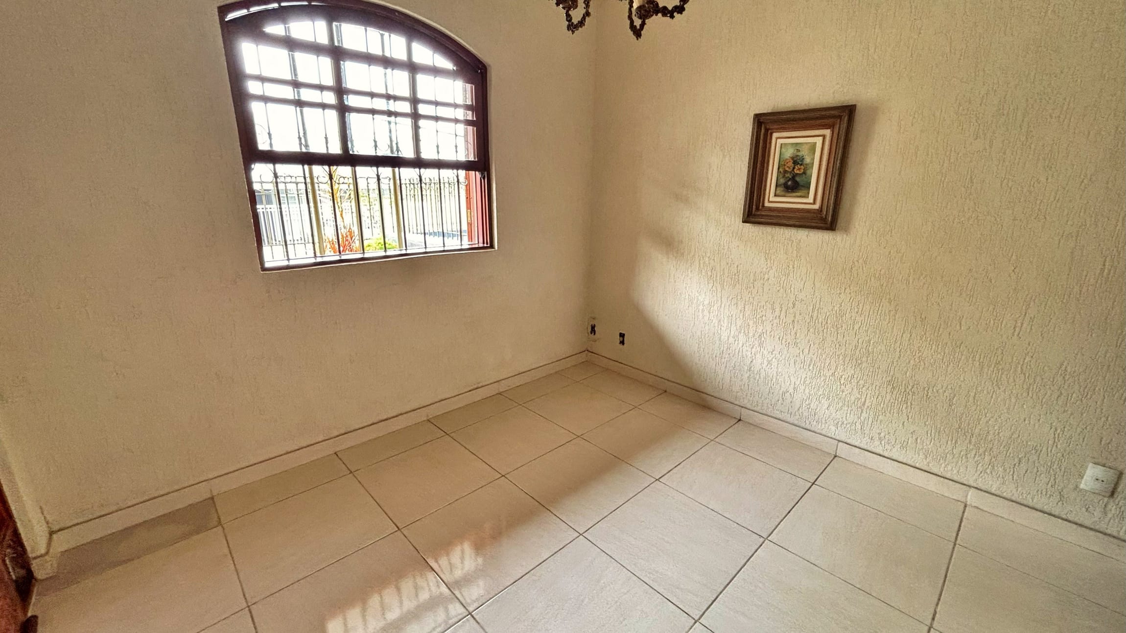 Casa à venda no bairro Caiçara, Belo Horizonte – 3 quartos, 4 vagas e piscina