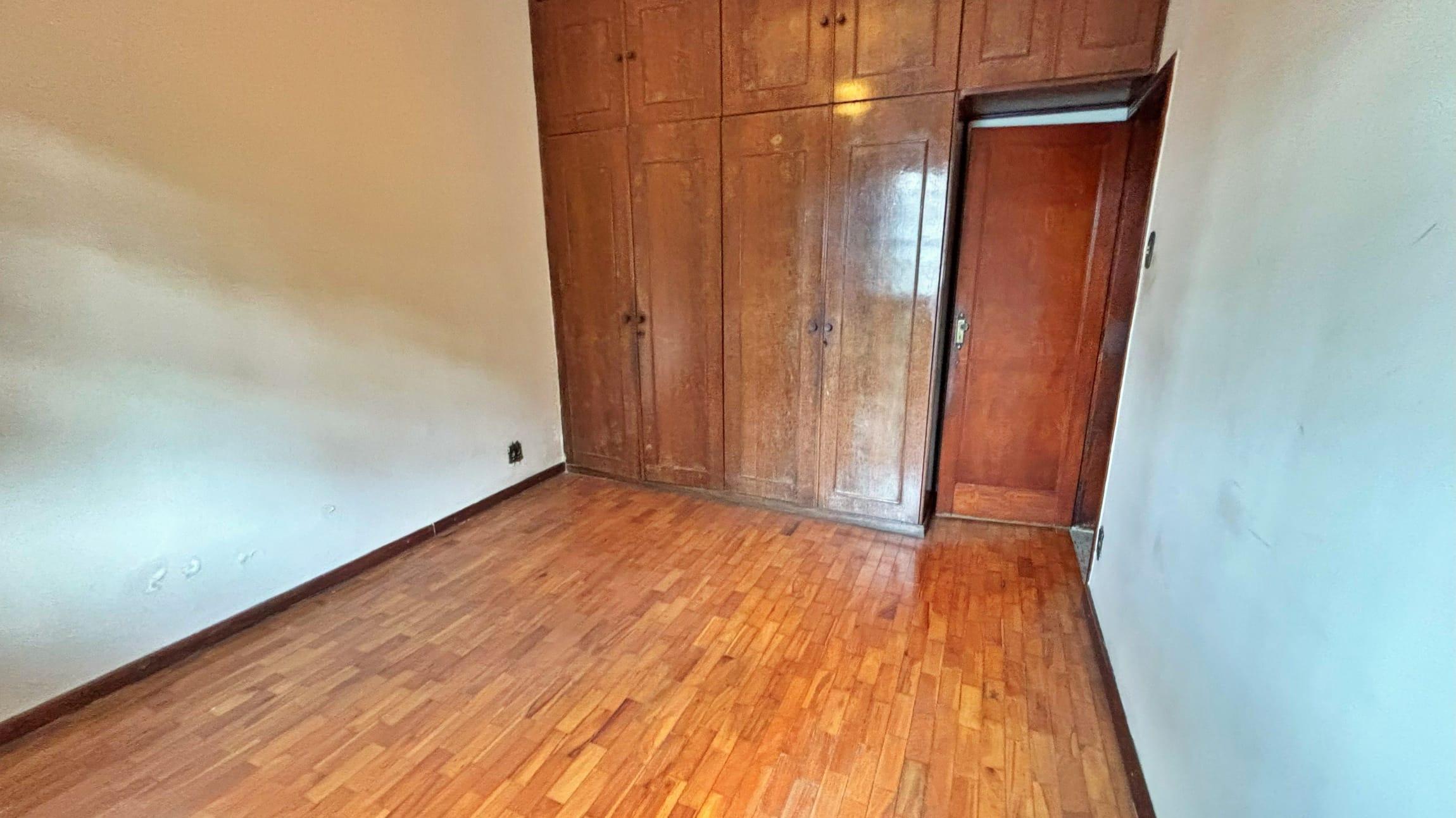 Casa à venda no bairro Caiçara, Belo Horizonte – 3 quartos, 4 vagas e piscina