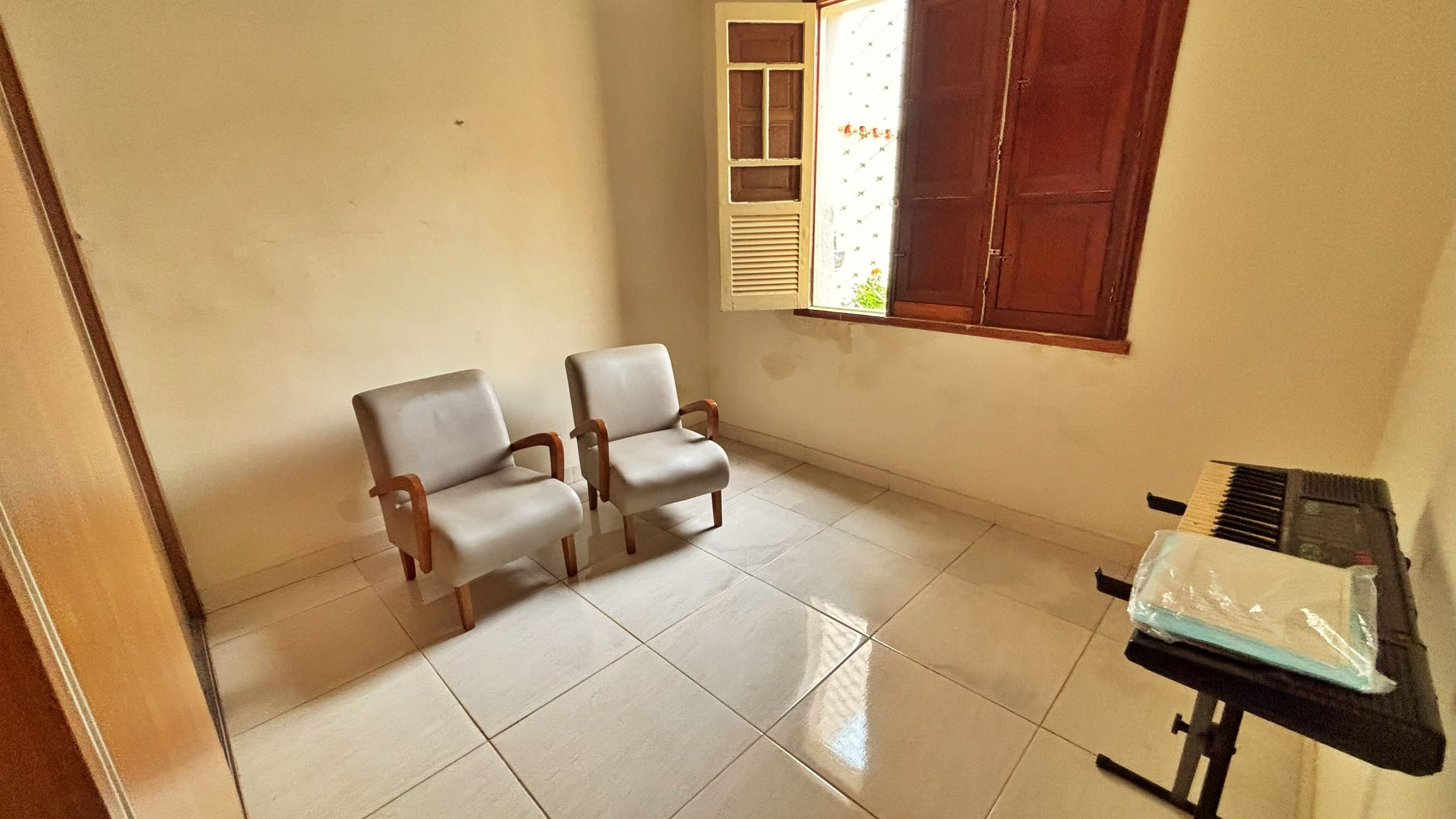 Casa à venda no bairro Caiçara, Belo Horizonte – 3 quartos, 4 vagas e piscina