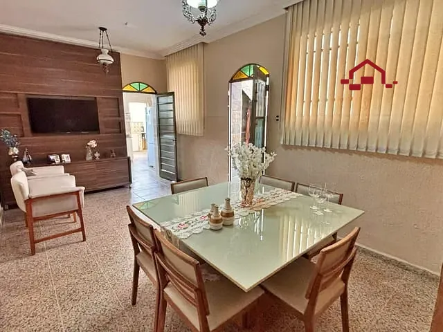 Casa 3 quartos e 2 banheiros, à venda, no bairro Caiçaras em Belo Horizonte