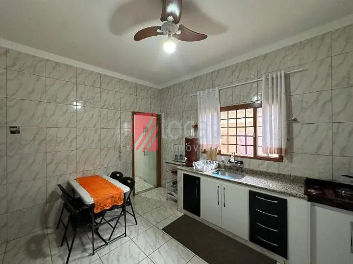 Casa com 3 quartos à venda, 130m² — foto 4 de 11