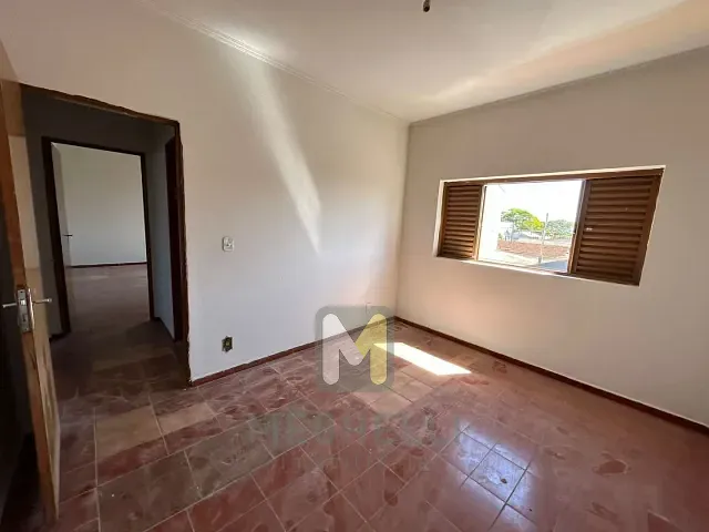 Sobrado com 200m² 2 quartos e 1 banheiro, para alugar, no bairro Jardim Bela Vista em Serrana
