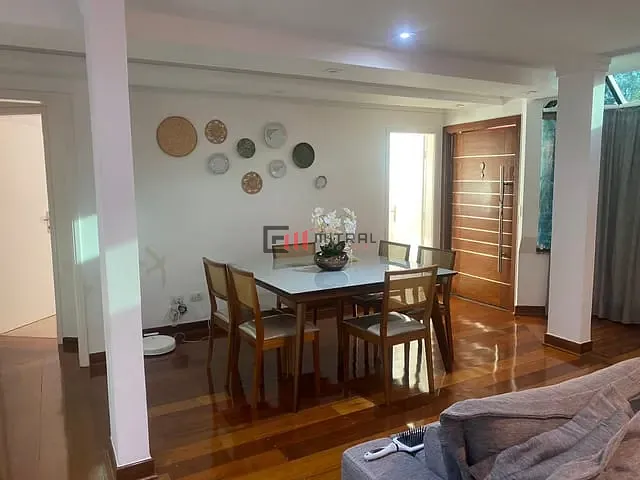 Casa 4 quartos e 6 banheiros, à venda, no bairro Jardim Nápoles em Londrina