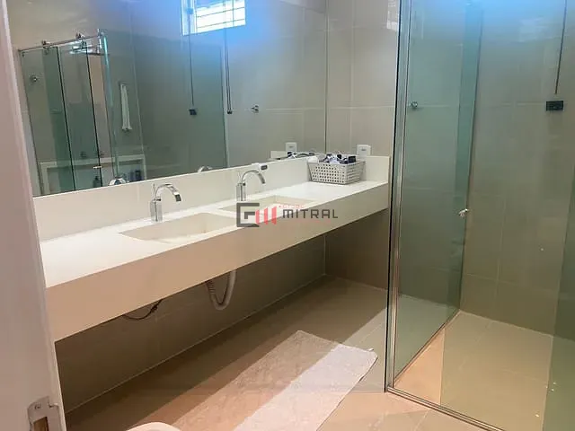 Casa 4 quartos e 6 banheiros, à venda, no bairro Jardim Nápoles em Londrina