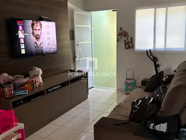 Casa com 93m² 3 quartos e 3 banheiros, à venda, no bairro Vila Aparecida em Bragança Paulista