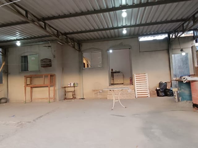 Casa com 200m² 3 quartos e 1 banheiro, à venda, no bairro Padre Miguel em Santa Luzia