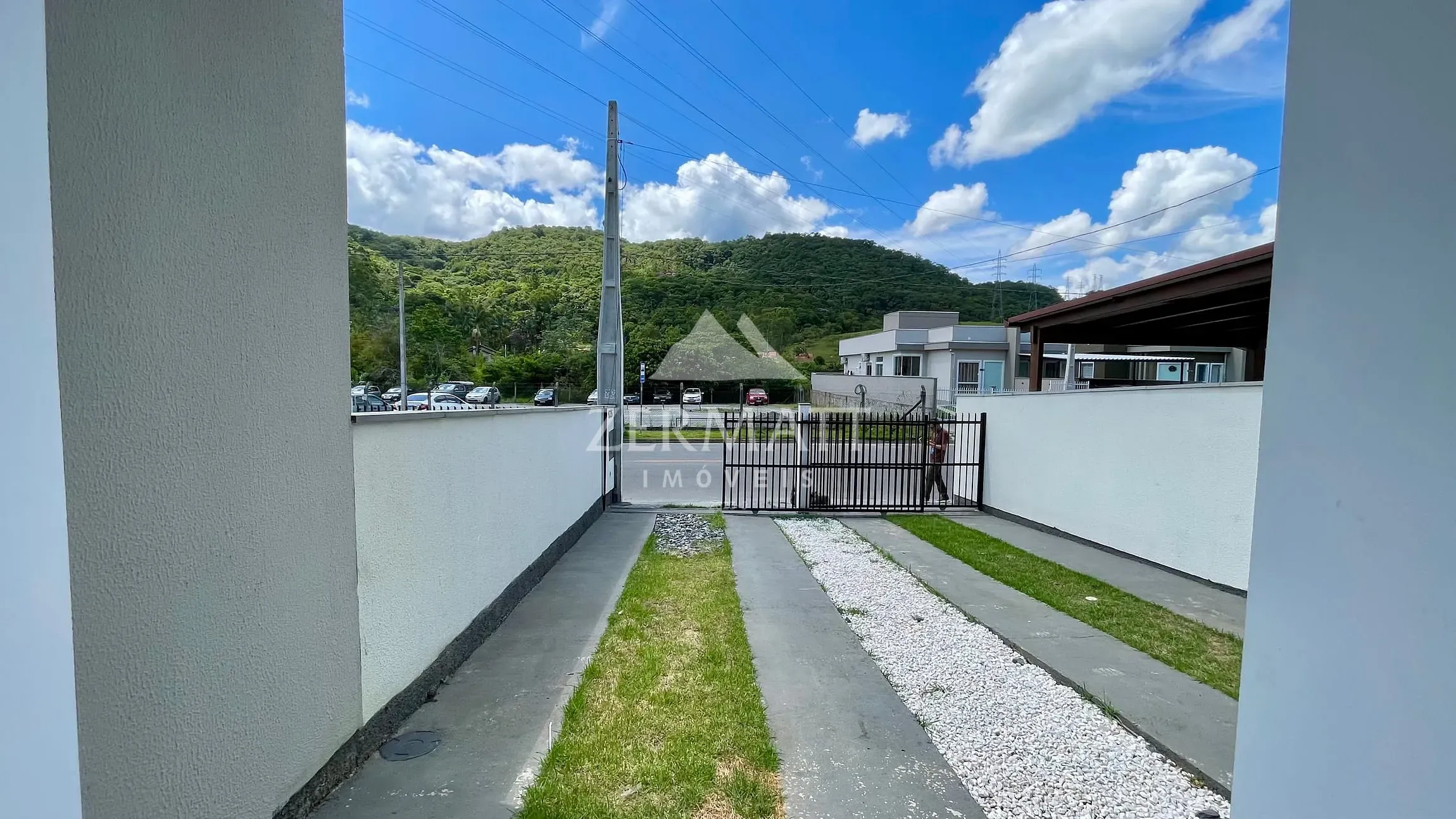 CASA TÉRREA COM AMPLO ESPAÇO NOS FUNDOS - R$ 480.000,00 — foto 2